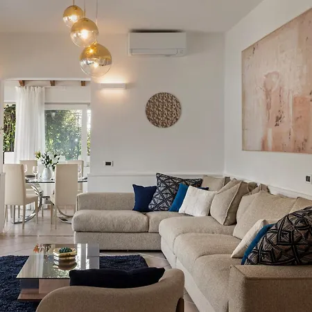 Luxury Townhouse With Panoramic Views By Aura Luxury Collection Casa de Férias Carate Urio
